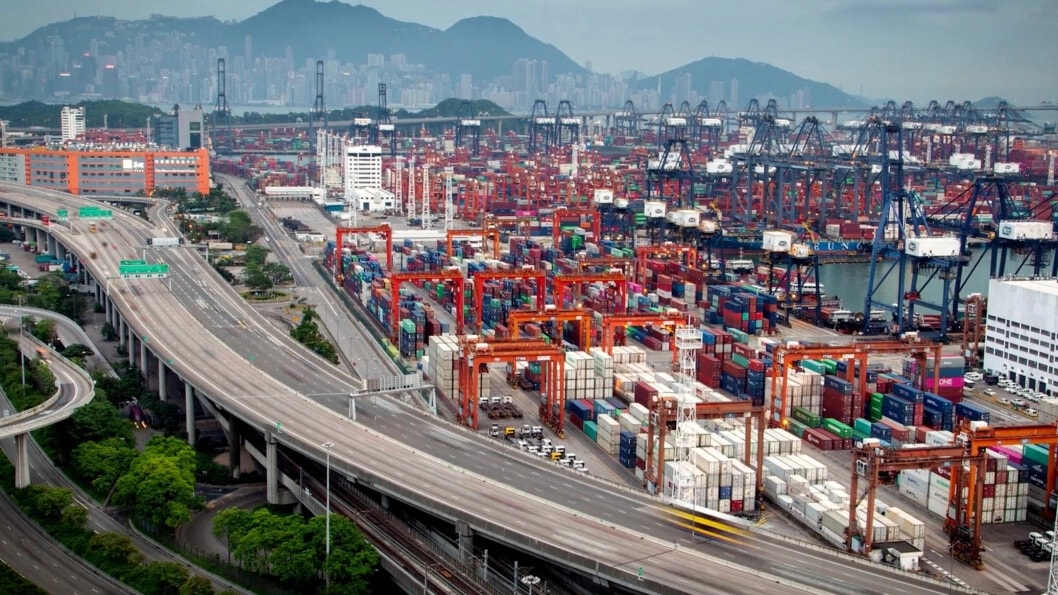 Container port and modern logistics transportation system
